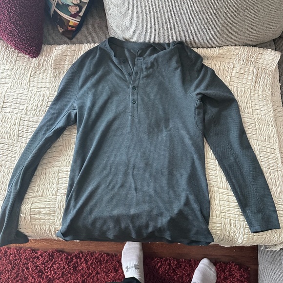 Lululemon Men’s Large Long Sleeve - Picture 2 of 5